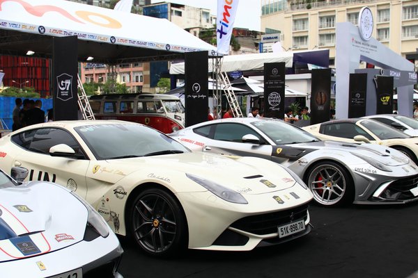 Maquillage des yeux pour hommes : un guide étape par étape